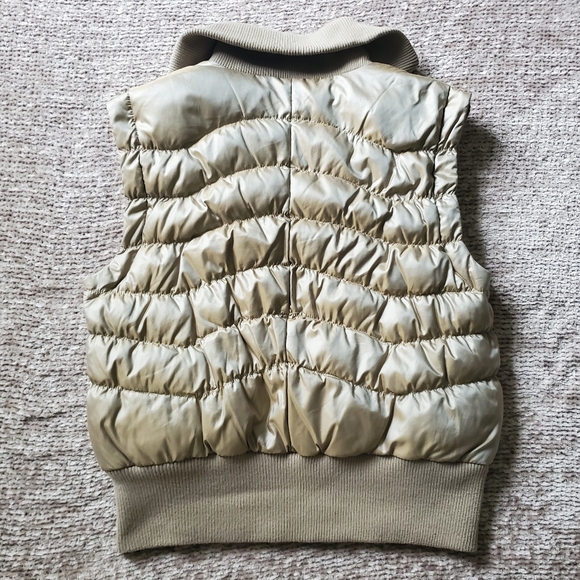 Express Metallic Gold Zip Puffer Vest - Picture 2 of 11